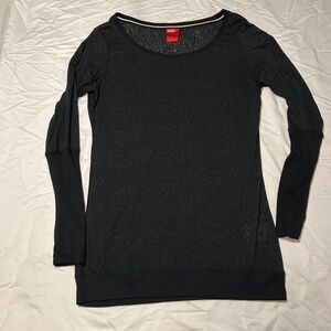 Women's Nike Sheer Long Sleeve Blouse Size XL. Long sleeves have thumb holes